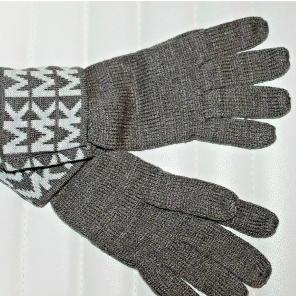 Michael Kors MK Logo Knit Gloves Gray Charcoal Silver NWT - Picture 4 of 5